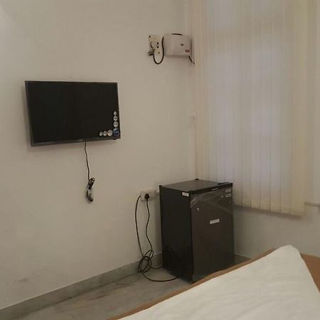 Park Banjara Guest House Hyderabad Exterior photo